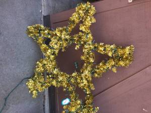 lot 336 image: 2 LIGHTED CHRISTMAS STARS