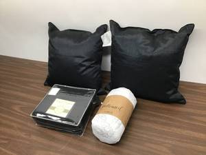 lot 19 image: Lot Of Full Sized Sheets Duvet Cover and Decorative Bedroom Pillows