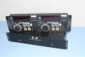 lot 23 image: Denon Professional DJ DN-2600F DUAL CD Player - Digi-Scratch, Seamless Loops & Instant Start