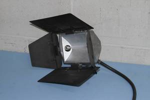 lot 73 image: Berkey Colortran Mini King Pro Light  Lighting Unit with Barn Doors