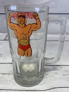 lot 2 image: Vintage 1985 Hulk Hogan Hulkamania Beer Glass