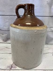 lot 25 image: Vintage Stonewear Jug 11 Tall