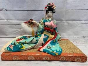 lot 41 image: RARE WW2 Japanese Geisha Doll 11 Tall