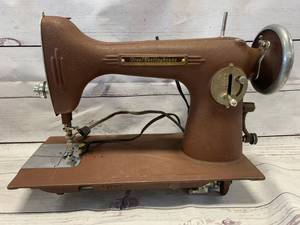 lot 48 image: Antique Free Westinghouse Sewing Machine