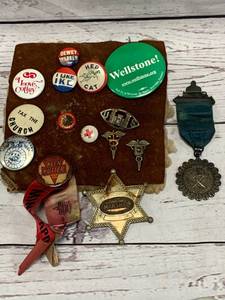 lot 51 image: Vintage Eclectic Pins & Metals