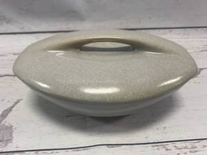 lot 62 image: Roseville Pottery Raymor Ramekin w Lid 156