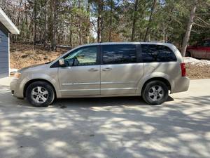 lot 1 image: 2008 Dodge Grand Caravan SXT