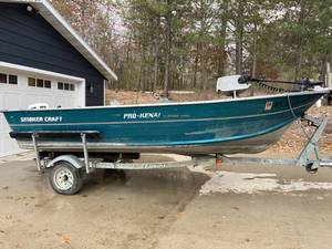 lot 2 image: 1994 Smokercraft Pro-Kenai V 160 with Caulkins Trailer