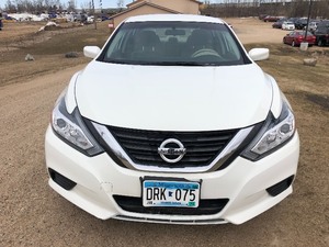 2016 Nissan Altima -No Reserve-