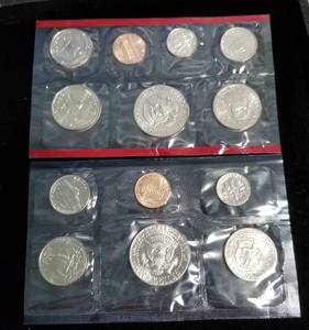 lot 22-A image: 1981 US MINT SET IN ORIGINAL PACKAGING