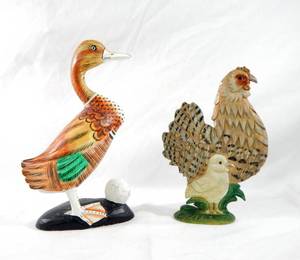 lot 64 image: Set of Duck And Hen and Chick Wood Figures