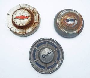 lot 168 image: Set of Three Vintage Chevy Hubcaps