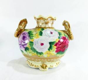 lot 107 image: Vintage Mid-Century Nippon Hand Painted Vase