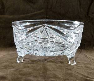 lot 104 image: Vintage Footed Crystal Bowl