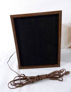 lot 139 image: Pair of Vintage Motorola Speakers - Work With Lot Number 136
