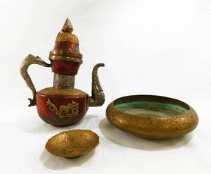 lot 190 image: Vintage Ornate Brass Tea Coffee Pot and Bowls Set