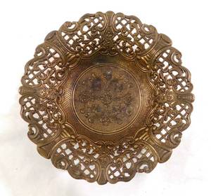 lot 193 image: Vintage Italian Floral and Lattice Bowl