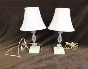 lot 218 image: Set of Small Table Lamps