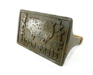 lot 111 image: Vintage Cast Iron Bacon Press