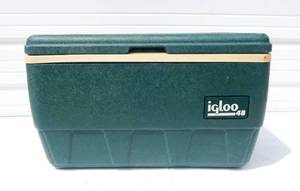 lot 116 image: Vintage Igloo 48 Fishing Cooler