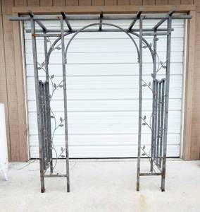 lot 240 image: Vintage Large Metal Trellis