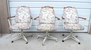 lot 247 image: Table and Rolling Chair Set - UPDATED