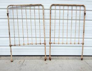 lot 243 image: Vintage Iron Crib Frame