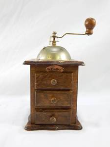 lot 24 image: Mr. Dudley International 3 Drawer Grinder