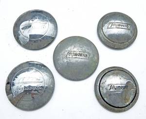 lot 170 image: Set of Five Vintage Plymouth Hubcaps