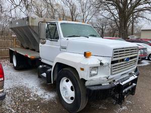 1993 Ford F700 Diesel Salt Truck