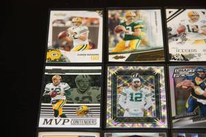 Aaron Rodgers Football Card Lot  16 Different Cards