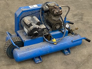 lot 9 image: DeWalt Electric Air Compressor