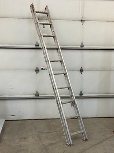 lot 24 image: Werner 20ft Extension Ladder