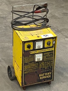 lot 29 image: Portable Battery Charger