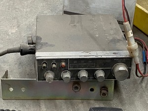 lot 64 image: Realistic TRC-474 CB Radio With Accessories Shown