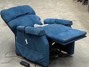 lot 67 image: Golden Power-Lift Recliner Arm Chair