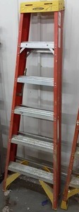 Werner 6 ft Ladder Fiberglass 300 Lbs.