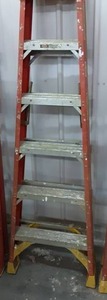 Werner 6 ft Ladder Fiberglass 300 Lbs.