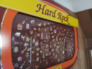 Hard Rock Caf Pin Collection In F...