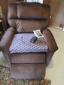 Lift Chair in Excellent Condition ...