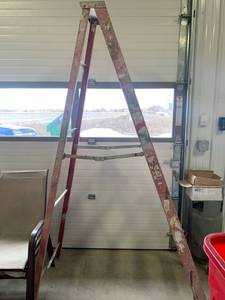 lot 13 image: 8 Foot Fiberglass Ladder