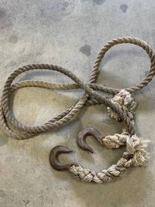 lot 26 image: 1 Nylon 3 Strand Tow Rope with Hooks