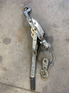 lot 28 image: Come-a-long Winch