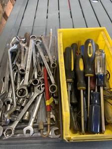 lot 33 image: Large Lot of Wrenches & Screwdrivers