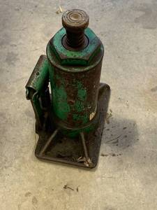lot 49 image: Hydraulic Jack