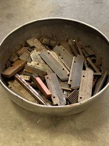 lot 58 image: Nearly 17lbs of End Mill Bits & Misc.