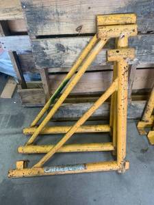 lot 72 image: Set of 3 Scaffolding Brackets