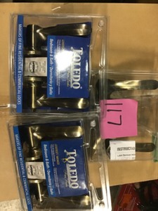 lot 116 image: Lot of 3 Toledo Fine Leon Antique Brass Privacy Lockset BedBath Door Lever