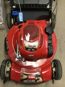 lot 119 image: Toro 22 in. Personal Pace Recycler Variable Speed Gas Walk Behind Self Propelled Lawn Mower with Briggs and Stratton Engine