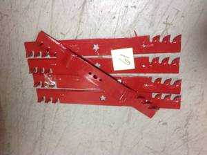 lot 61 image: Replacement Blade for Select Brand Lawn Mowers